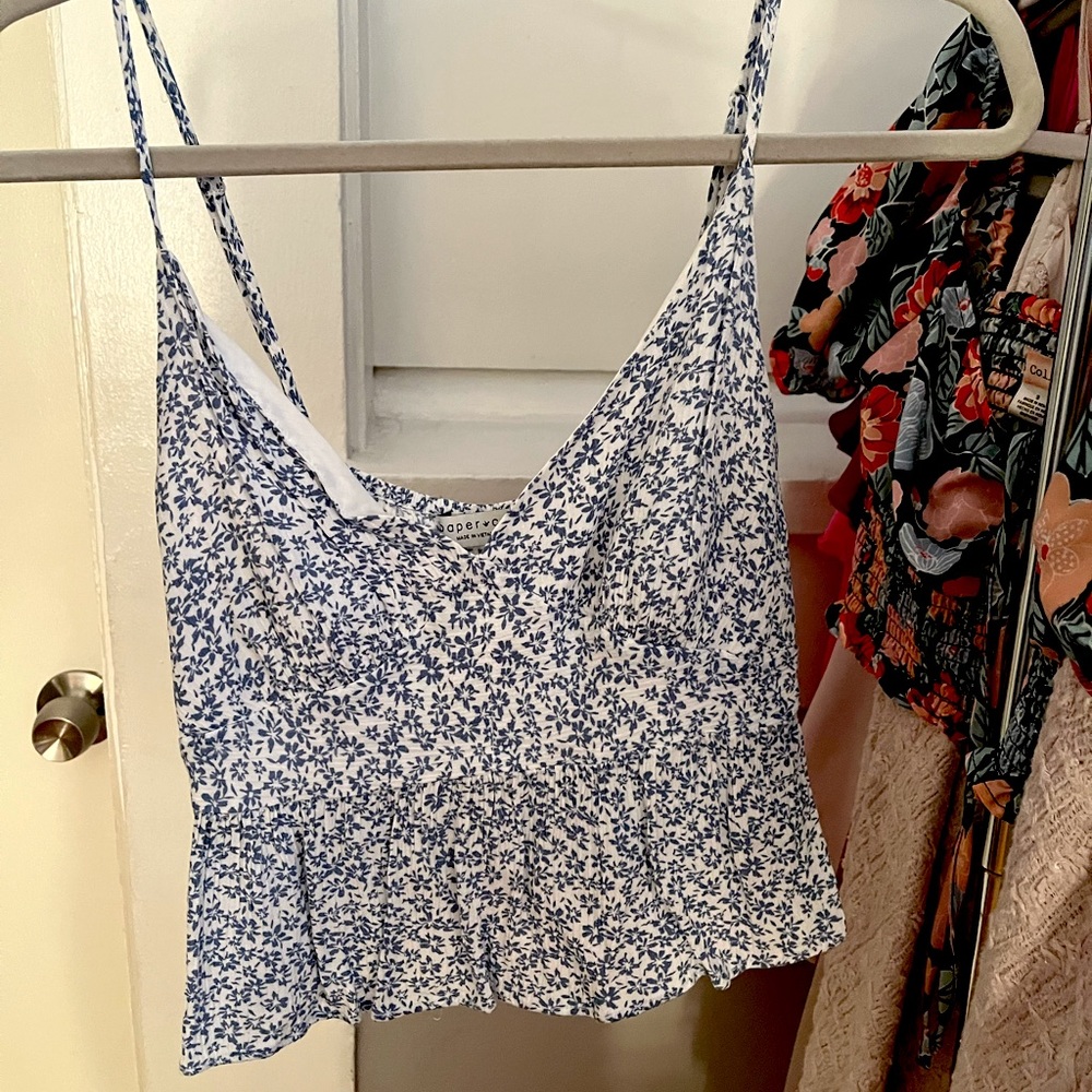 Crop tank top.
